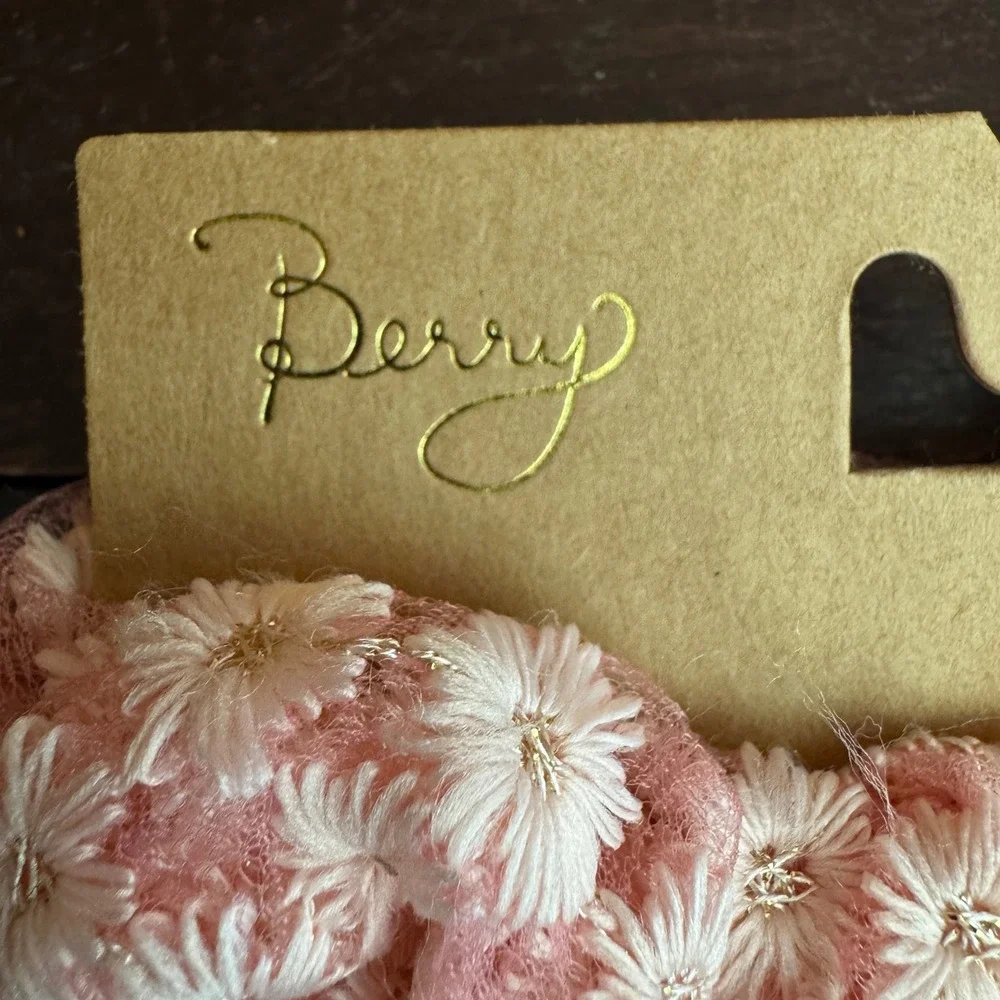 Berry Nordstrom Rack Preppy Pink Flower‎ Set of 2 Face Mask and 1 Scrunchie